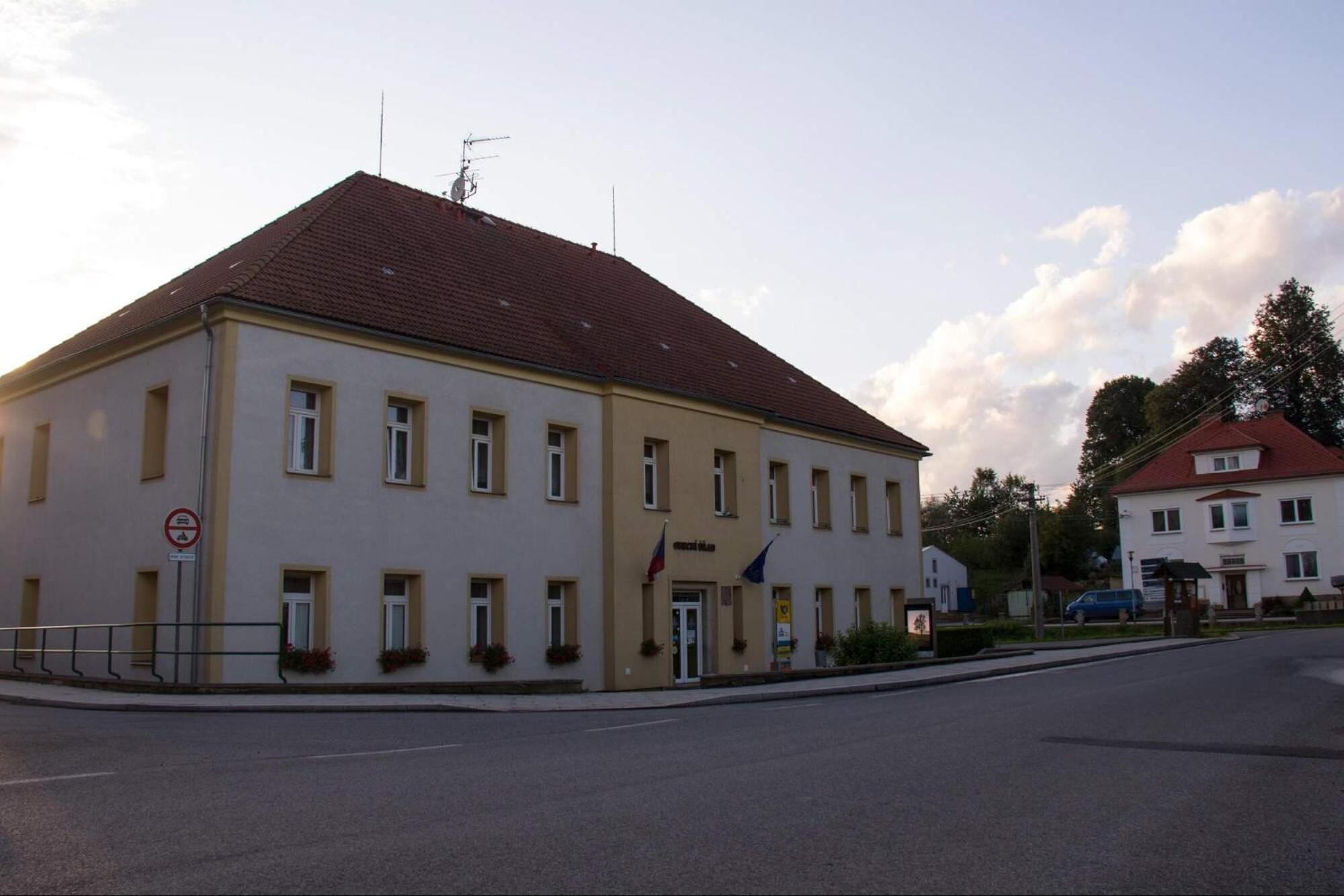 Apartmán Restaurace Na Křižovatce Božanov Exteriér fotografie