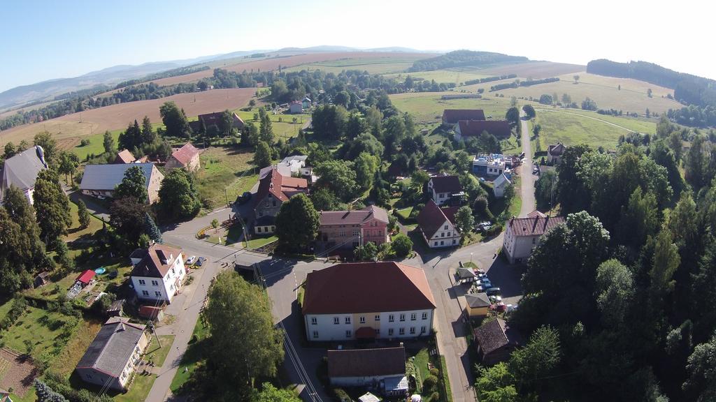 Apartmán Restaurace Na Křižovatce Božanov Exteriér fotografie